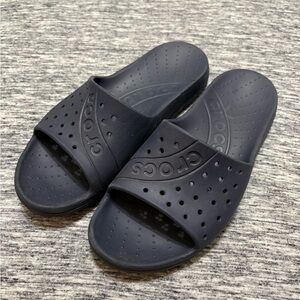 Crocs Slides Sandals Mens 8/Women’s 10